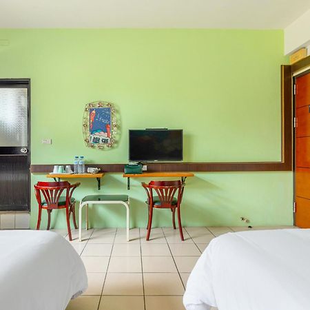 Forever Happiness Hostel 埔里 エクステリア 写真