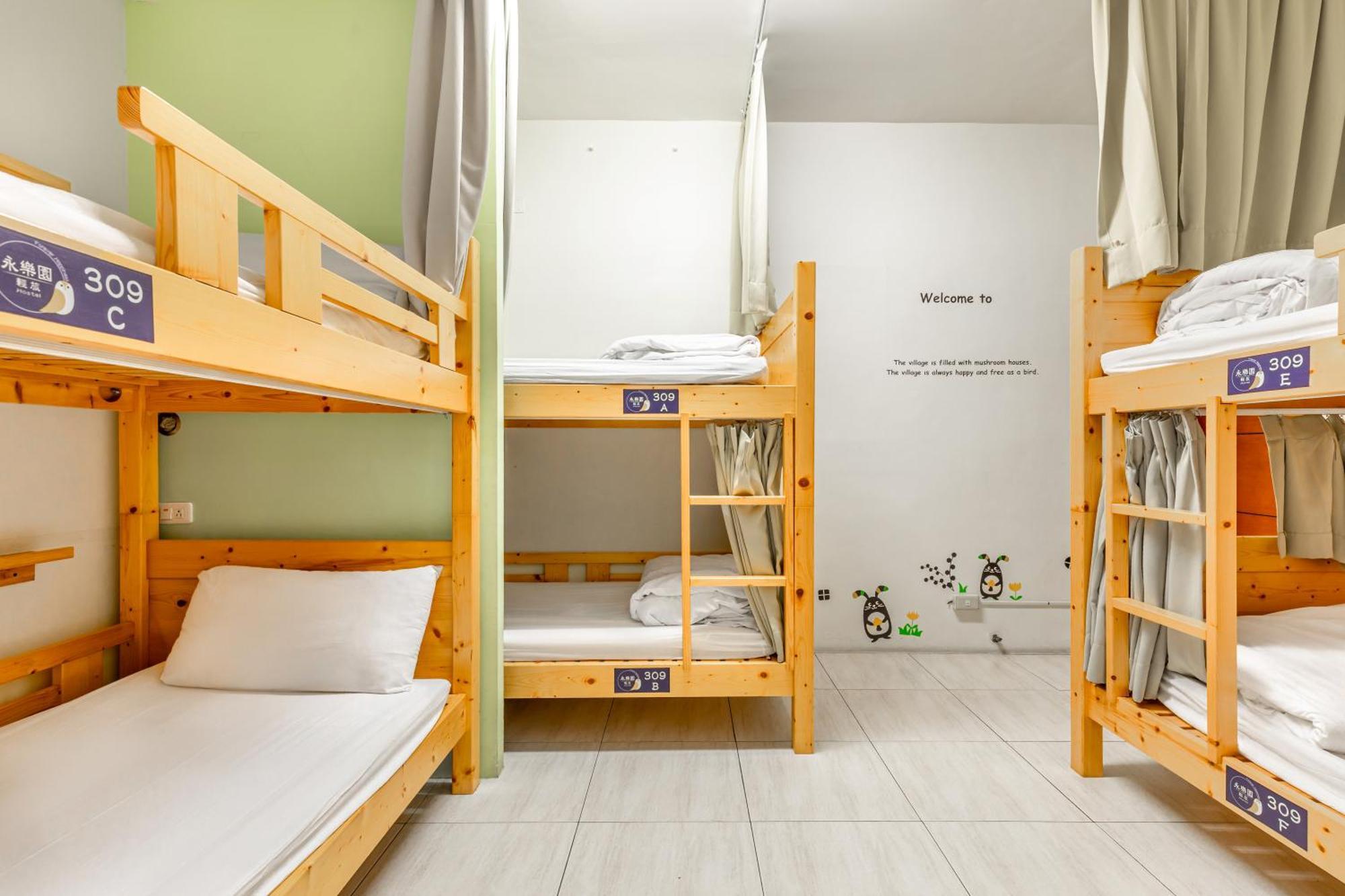 Forever Happiness Hostel 埔里 エクステリア 写真